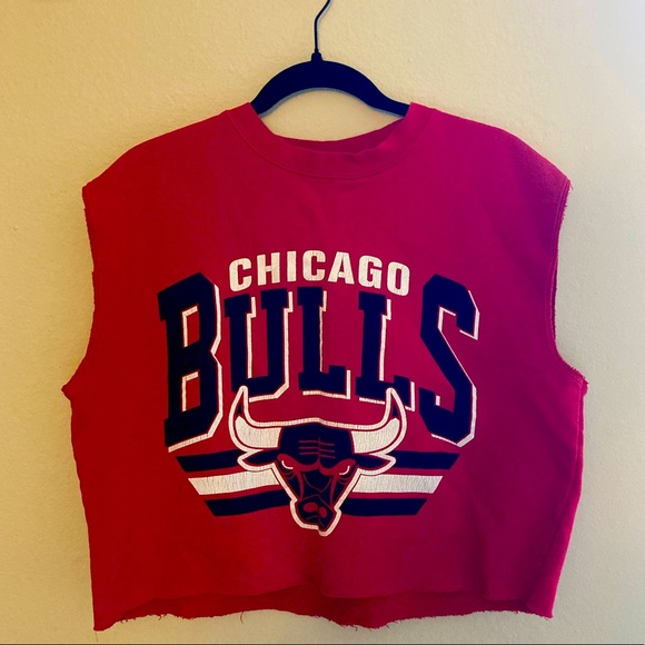 Vintage Tops - Vintage cutoff Chicago Bulls sweatshirt